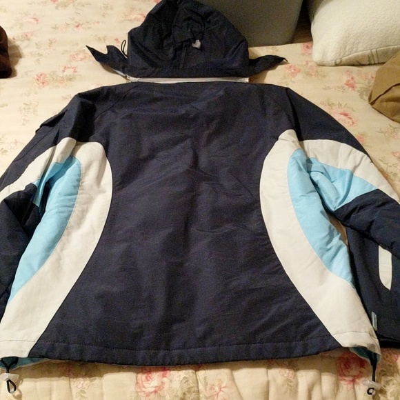 Hooded winter jacket - Picture 3 of 4